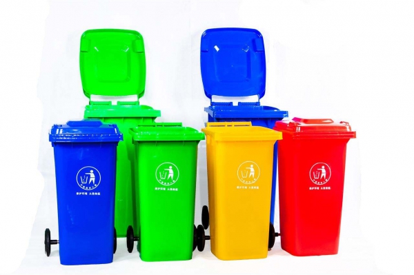 重庆塑料公园景区垃圾桶